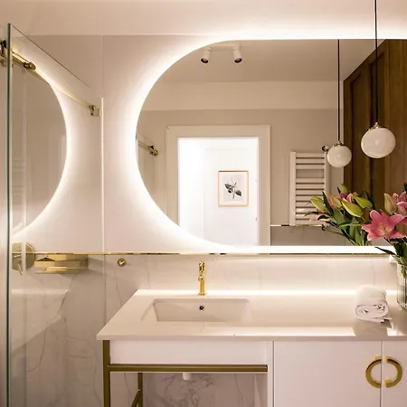 Apartman Mariacka & *