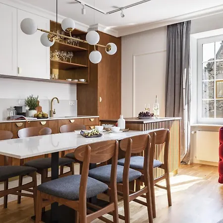 Apartman Mariacka & *